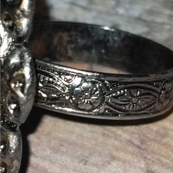 Vintage needle point brooch and matching ring - Picture 4 of 10